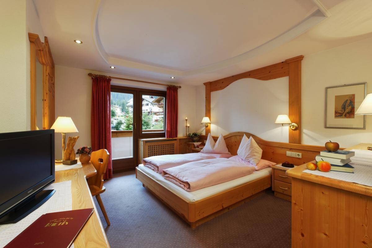 Hotel Garni Raetia 2*